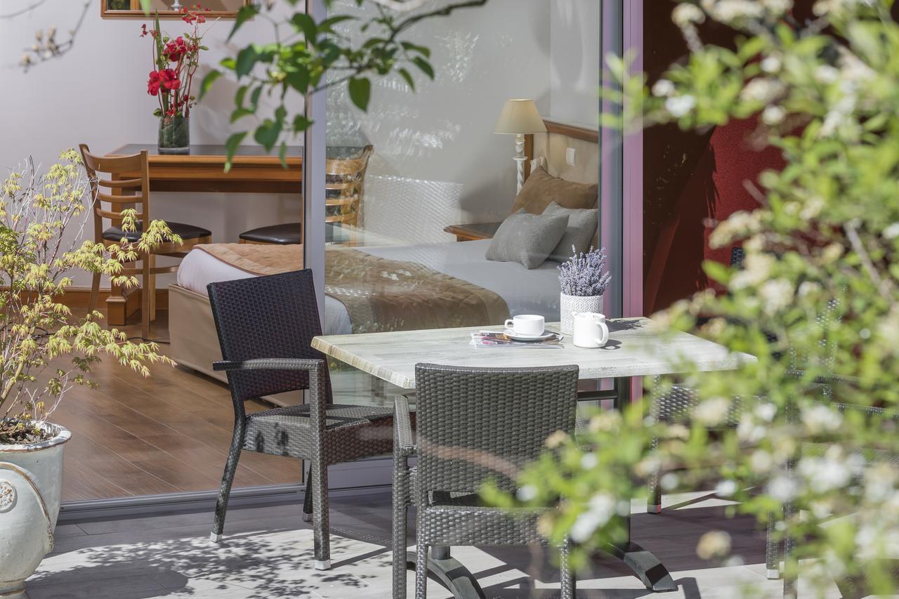 Le Flamboyant Hotel Annecy Exterior photo