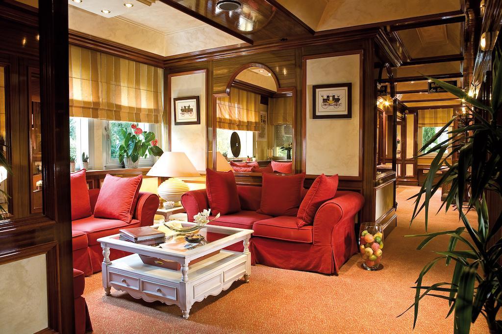 Le Flamboyant Hotel Annecy Exterior photo