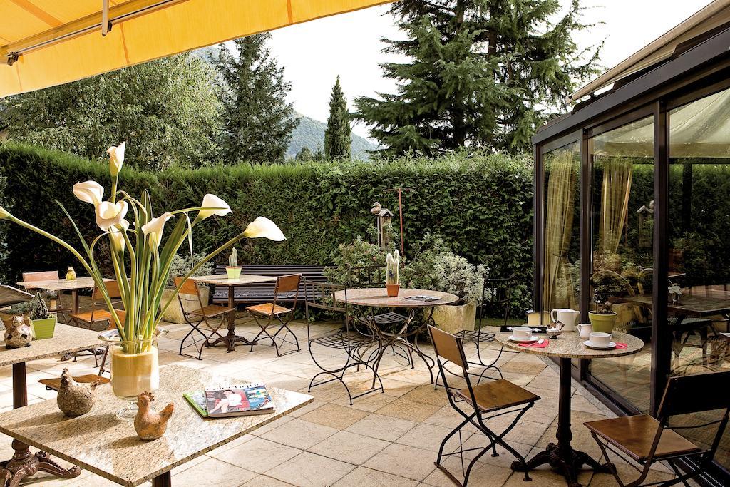 Le Flamboyant Hotel Annecy Exterior photo